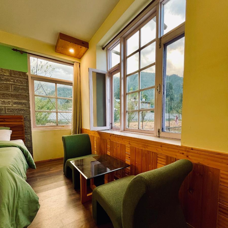 Fluestern -a Boutique * Manali (Himachal Pradesh)